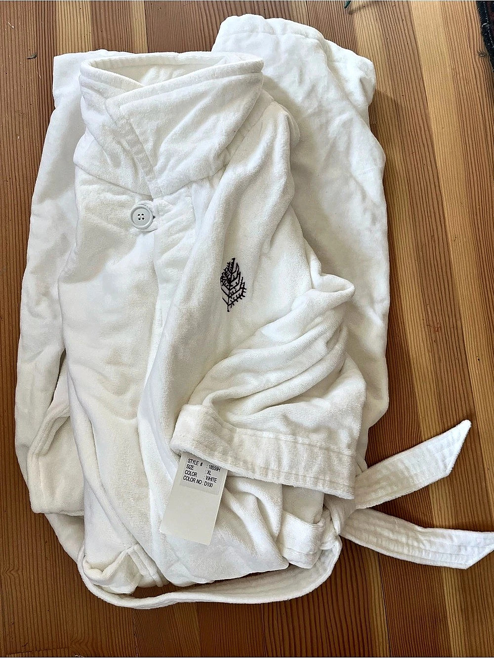 Four Seasons White Robe XL NWT